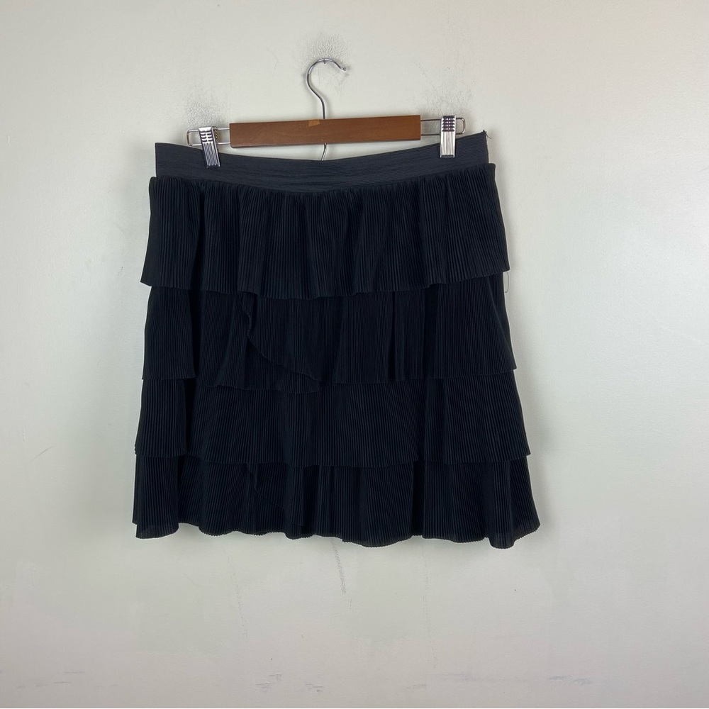 H&M Black Accordion Pleated Tiered Elastic Waist Skirt Size Large‎ Party